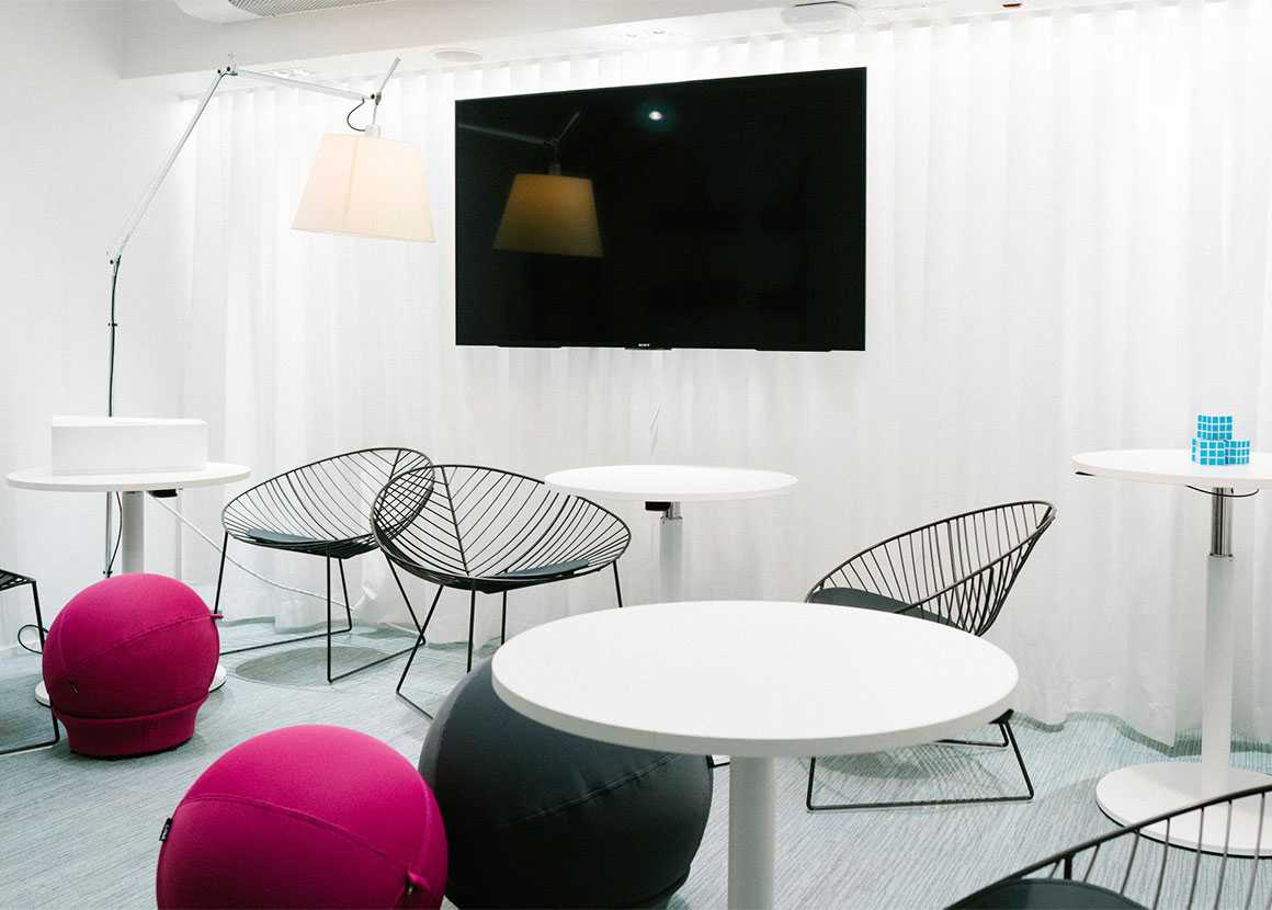 Martela's Spot tables at UMA Esplanadi in Helsinki